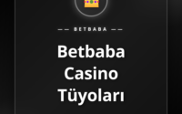 Betbaba Casino tüyoları ile kazanan bir oyuncu elinde kartlar tutuyor
